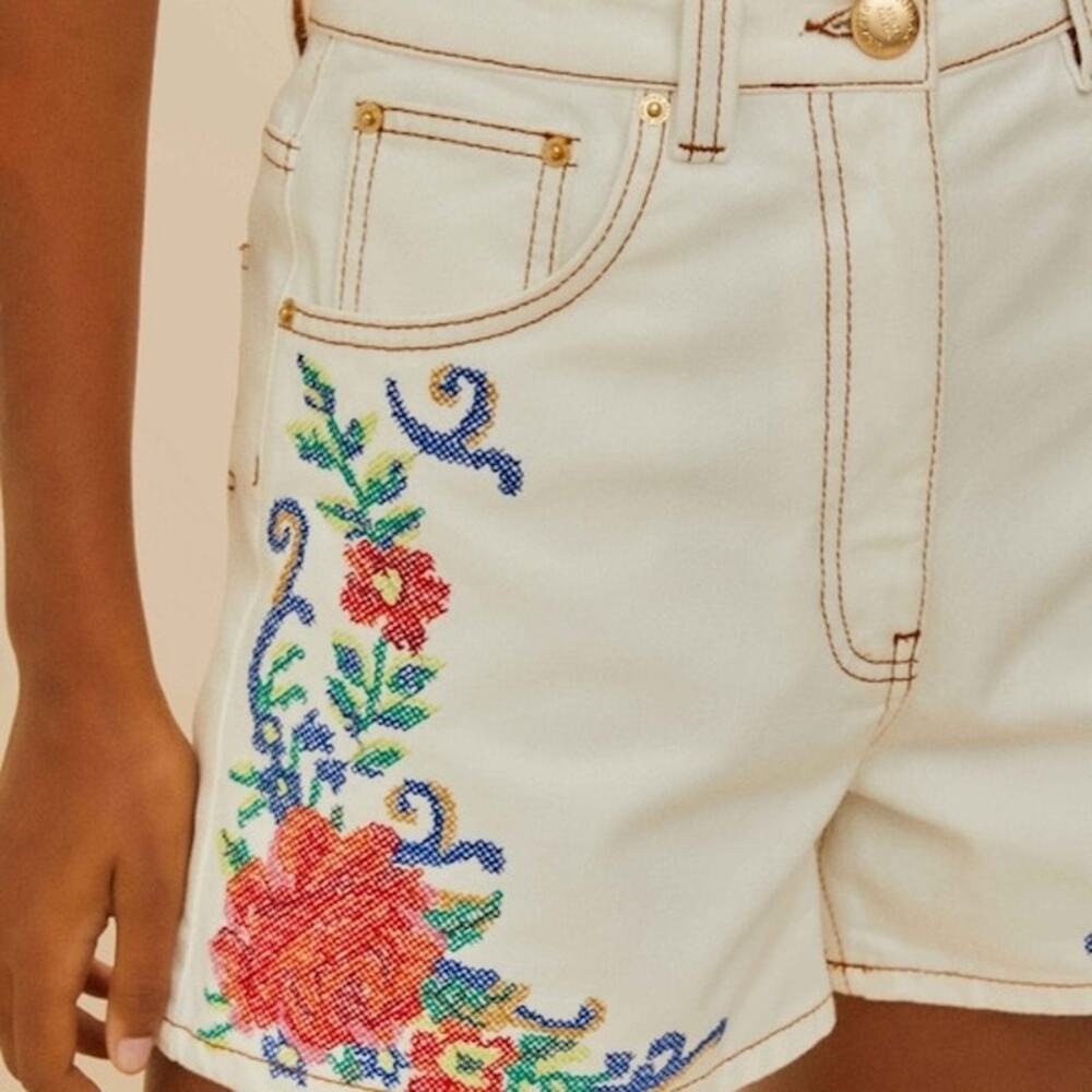 Farm Rio Off-White Flower Tapestry Embroidered Shorts NWT 27
